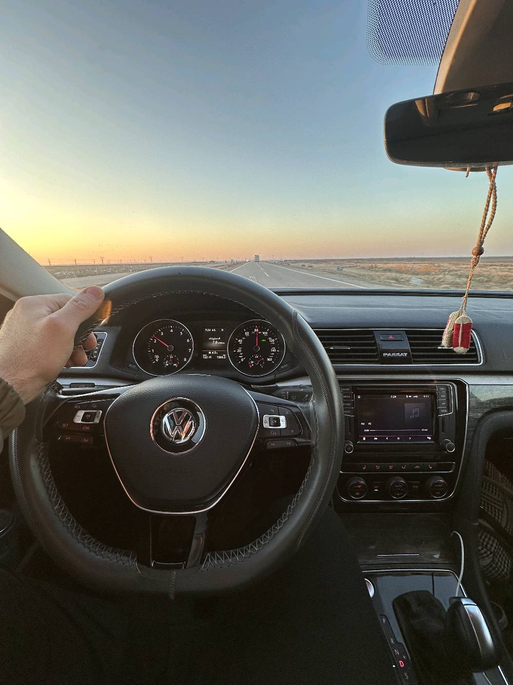 ***********
مكان السيارة كركوك 
باسات 2018 محرك 2000
سياره استخدام شخصي ماشيه 50000 ميل شرط محرك وكير مكفول وشرط التحويل والغرامه

سياره كاملة مكملة بدون اي نواقص ولا صرفيات

فول فول مواصفات SEL
فتحة سقف سلاید
ابواب بصمة
بصمة تشغيل
كامره 
رادار امامي تحديد مسار
رادار جانبي نقاط عمياء)
رادار خلفي التحذير من الاصطدام
حساسات امامي
حساسات جانبي
حساسات خلفي
كشنات جلد
كشنات كهربائي
كشنات هیتر
تحكم استيرن
تبريد مركزي
لايتات ليد زينون بيلادي
بيلادي LED بكلايتات