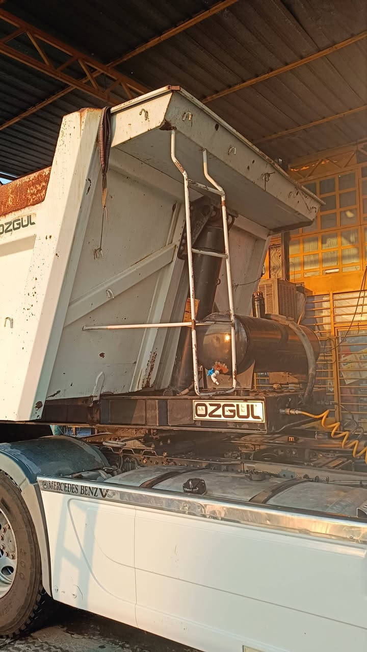 للبيع عربانه نساف اوزكل ذرعه 24 متر 3 دناكير 16 موديل 2013  مكفولة كفالة عامة طوناج خفيف مع الرأس 15طن مكان الموصل للاستفسار اتصل 
***********
***********
