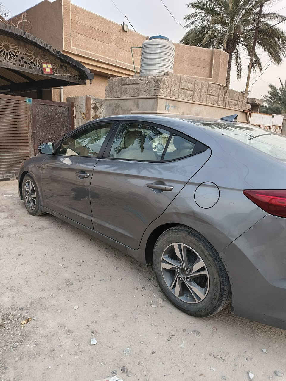 سلام عليكم
النتره(2017) 
وارد أمريكي 
حادثها شخط بين بابين موجوده صوره حادث وبيها سونار بجم كبس بدون دواخل
كير محرك تبريد نضيفات
رقم بغداد مواصفات سياره 3وضعيات قياده سبورت عادي إيكو تحكم ستيرن تحكم مري مواصفات عاديه سياره مضيفه 
مكان بغداد الكرخ 
رقم الهاتف (***********) 
بي وتساب
