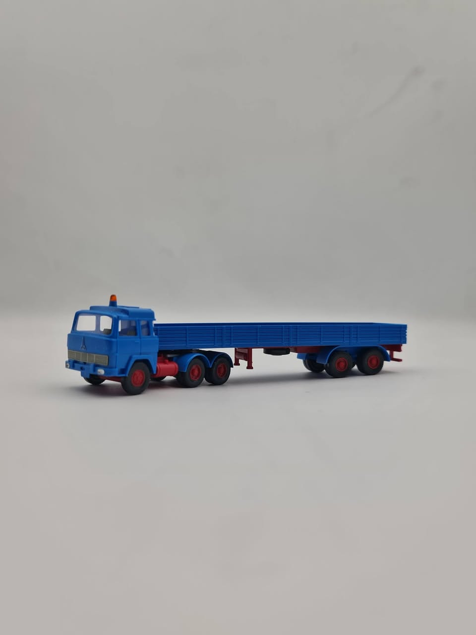 WIKING
1/87
50 الف مع التوصيل
https://turu.store
يوجد توصيل لجميع محافظات العراق


**إذا كنت صاحب هذا الإعلان وتريد حذفه لأي سبب، رجاءا أرسل رسالة إلى الدعم الفني**