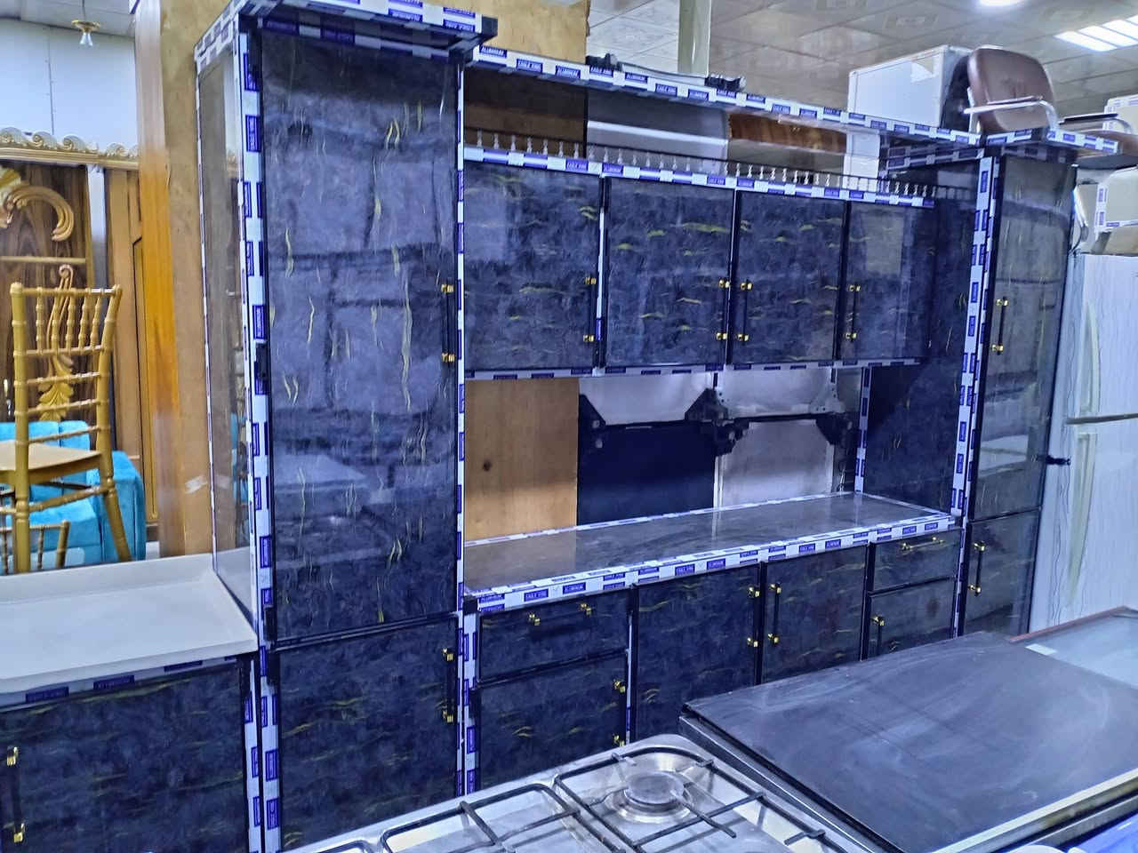 السلام عليكم كاونترات للبيع جمله لاصحاب المعارض ***********
