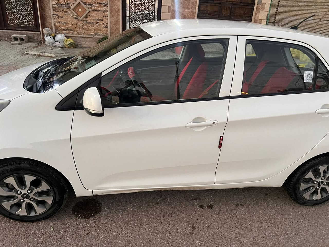 السلام عليكم
للبيع كيا بيكانتو موديل 2016 مواصفات عادية شاشة اندرويد كامرة خلفية خمسة ويل كب سبير ما نازل مكفولة من الصبغ والبارد فقط ملاحضات بسيطة رصعة بالدوسة ورصعة بالباب ماشية 33الف حقيقي السعر 103 ورقة وبيها مجال العنوان/بغداد/العامرية هـ/***********
