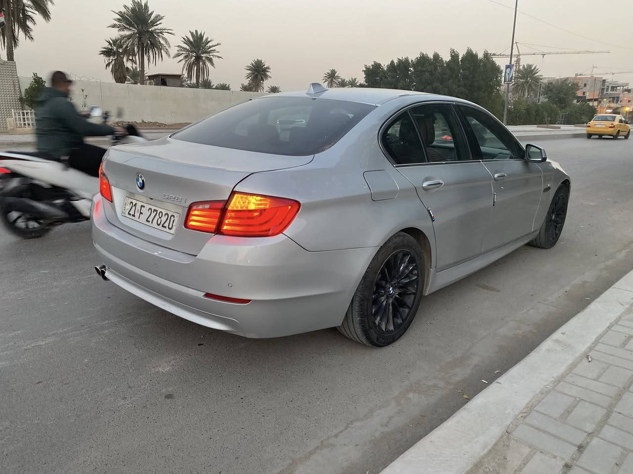 بي ام دبليو حجم 530 موديل 2011 محرك n52 المرغوب خليجي وكالة العروش فول مواصفات بيبان شفط شفتات ستيرن شاشة كبيرة مناخين تبريد وهواي بيها تفاصيل 
بيها حادث من الخلف مبدل قبق جنطة اصلي ومبدل البدنة الخلفية والچاملغات الخلفية بيهن صبغ اضافة للباب الخلف السائق انصبغ اثر شخوط وصور الحادث والتعمير مالتها موجدات لليحب يدخل خاص او يتصل اشوفه التفاصيل السيارة عارضها ب(135$)ورقة  وبيها مجال مكان السيارة بغداد المدينة وهذارقمي   ***********
