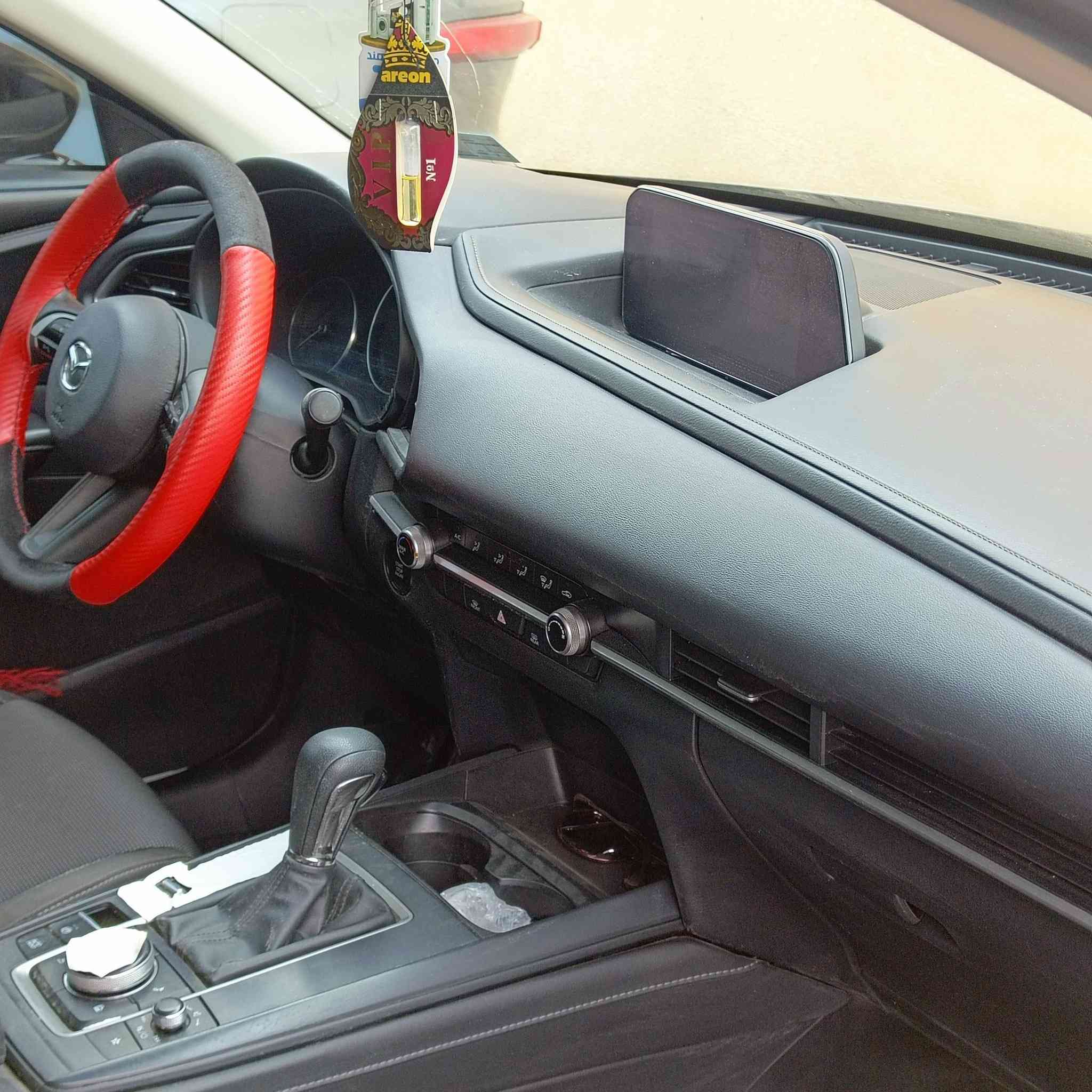 للبيع  مازدا CX-30 AWD موديل2024 – رفاهية يابانية بلمسة رياضية لون اسود تبديل بيه قطعه بس بنيد صبغ
✨ دفع رباعي ذكي  AWD

🛠️ محرك 2.5 لتر – 4 سلندر تنفس طبيعي

  سيارة رياضية متعددة الاستخدامات/كروس أوفر

⚙️ ناقل حركة أوتوماتيكي 6 سرعات

⛽ اقتصادية: صرفية ممتازة للوقود

🎯 191 حصان عزم فوري

🛡️ أنظمة أمان متقدمة (رادار، فرامل طوارئ، مانع انزلاق)

🖥️ شاشة 8.8 إنش + أبل كار بلاي & أندرويد أوتو

📸 كاميرا خلفية + حساسات

🪑 مقاعد قماش فاخرة

🛞 جنوط 17 إنش رياضية

‏🇯🇵 صناعة يابانية بجودة عالمية

السعر تعال خاص وتدلل

📩 للاستفسار أكثر تواصل عالخاص

ماشي29الف كيلو

📍 الموقع:سامراء ***********
