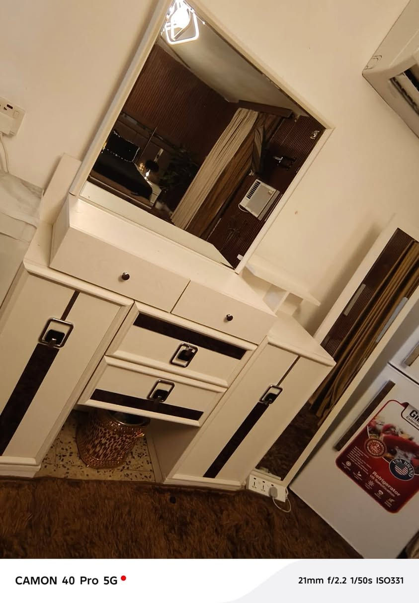 غرفة تركية للبيع اخت الجديدة صار شهر من شتريتها سبب البيع لغرض السفر تواصل خاص
***********
