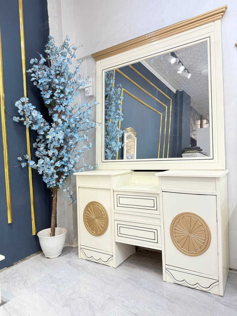 أهلاً وسهلاً بكم 

متوفر جميع انواع الاثاث المنزلي ما عليك فقط ضغط ع رقم لتواصل معنا عبره الواتساب wa.me/9647725972986
