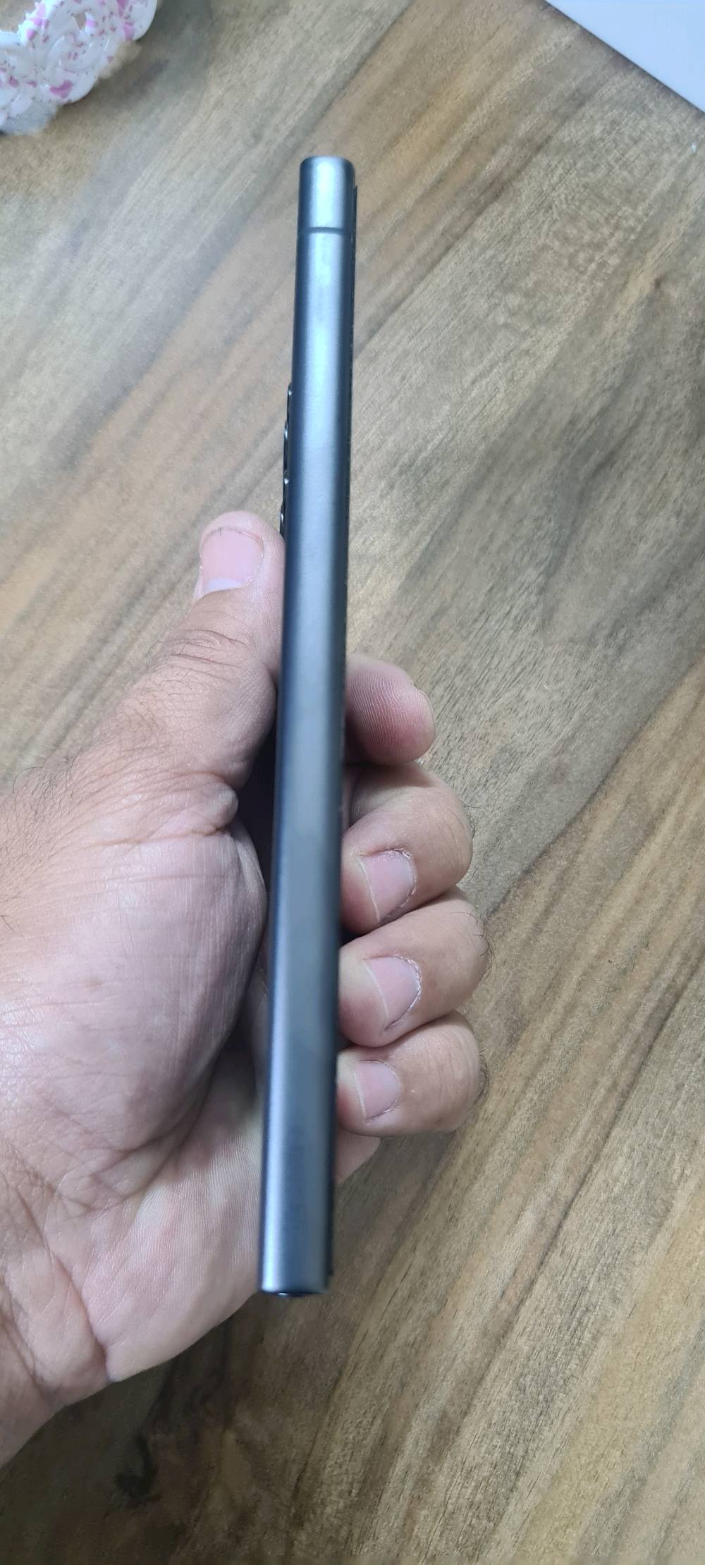 جهاز S24 الترا ذاكرة ٢٥٦ رام ١٢ 
نظيف جدا ومضمون وخالي من اي خدوش 
تأخذه من باب البيت بدون ملحقات قفلة ٩٥٠ 
مدينة الصدر