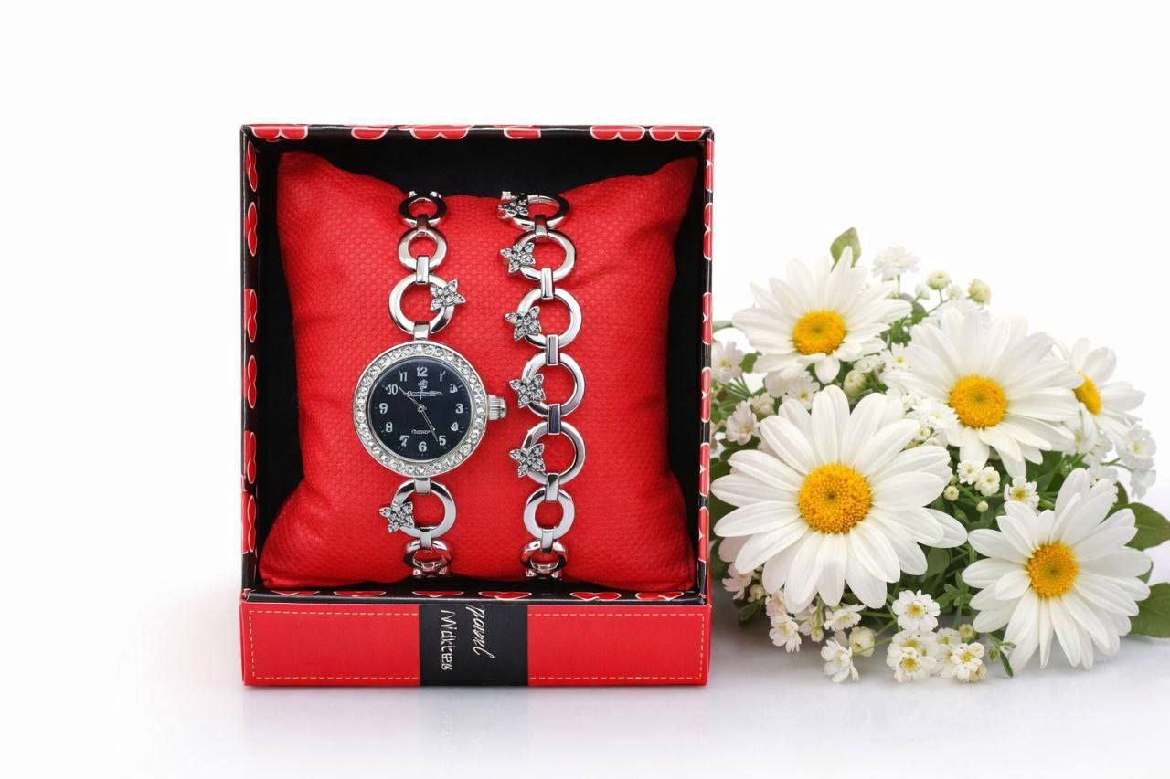 ساعة نسائي💅🏻
الالوان المتوفره 
الفضي مع سوار فضي
والذهبي مع سوار ذهبي
يكون موديل السوار نفس موديل الساعة
سعر الساعة 7 الاف 
#يتوفر_توصيل_لجميع_انحاء_القضاء_


**إذا كنت صاحب هذا الإعلان وتريد حذفه لأي سبب، رجاءا أرسل رسالة إلى الدعم الفني**