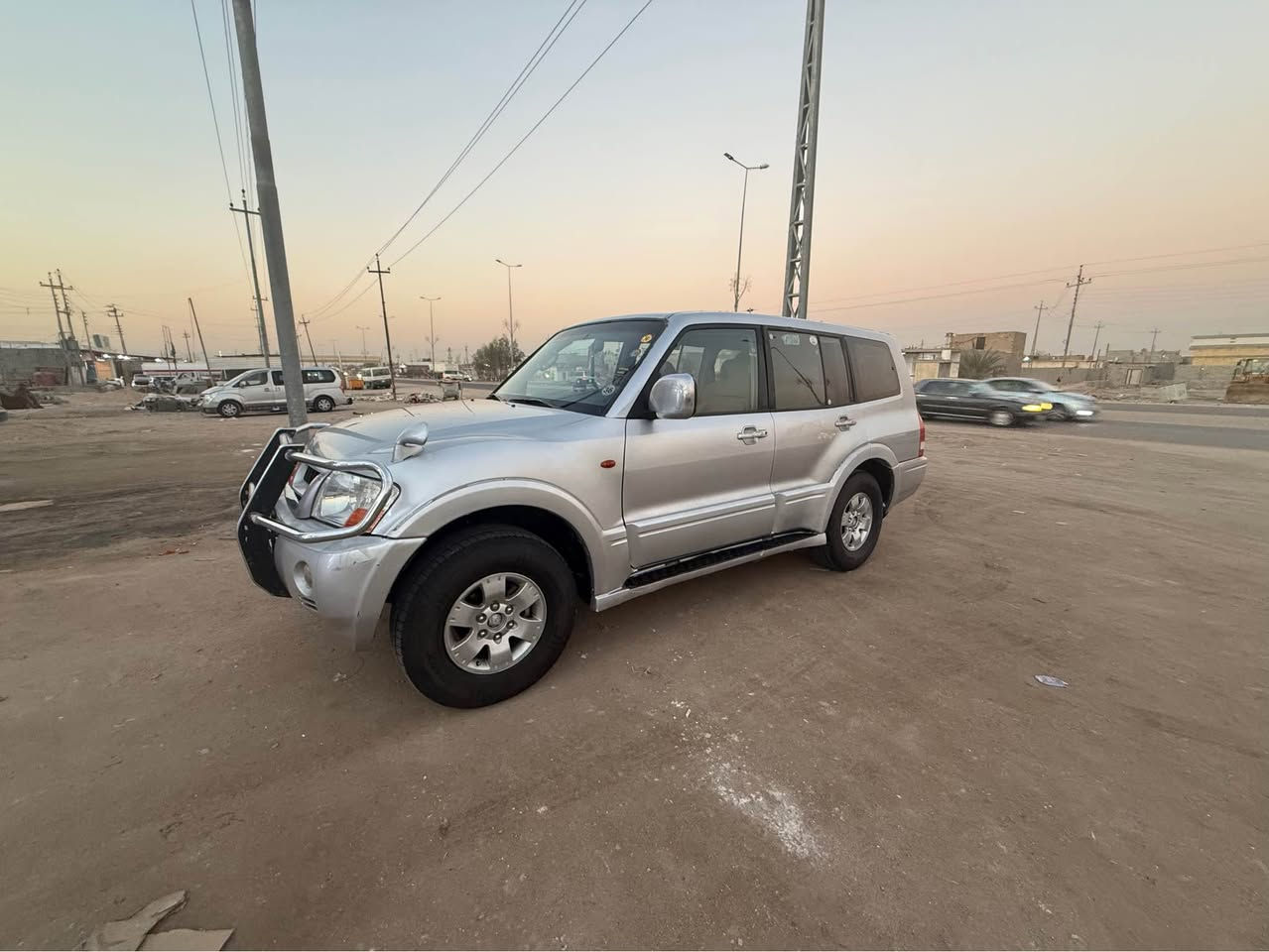 باجيرو للبيع موديل 2005 مكينه محور 3000 الاف 
عنواني كرمه علي بصره 
السعر 77 وبيه مجال قليل 
سياره نضيفه ومرتبه 
تبريد ذاب عليه 5 ورقات 
شاشه وسستم سماعات 3 ورقات 
لايتات وترتيبهن 200 دولار كله زنون 
رقمي *********** البصرة, العراق
