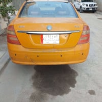 جيلي موبل ١٢ سيارة مكفولة من الضربة و الصبغ ماعدا ربع باب السائق كير م...