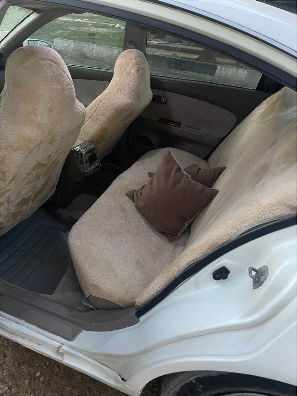 بةناوي خوا  ، التيما 2005 خةليجي 
ماليكيك باك و جوان هةمووكياني بةشةرت گير و مةكينة شةرت دواو پيشةوةي داكيراوة بةشةرتي بي يةك تةقةو رةقة سيرفزي كياني كراوة سةيارةي مالة .سبووغ عامة خومم كردمة سپي شاشة كاميرة ئاوينة كارةباي كارةباي هةموو كياني ايش دةكات ناو گاعيم تيكردةتةوة زور كپة يةك نوقساني تيدا نية . بةشةرتي وةكالة دةكةمة ناوتةوة موزاهيدةية سةيارةكة كتابيشي و بةشةرتي موزاهيدة . لايت زينون 4 بستونيكي بةقووةت بةنزينيش زور كةم دةخوات .سعري 55 مةجاليكي كةم ./كفري.كةلار .*********** كورينةوةيش دةكةم لةسةر دل كردن كيفري, ديالى
