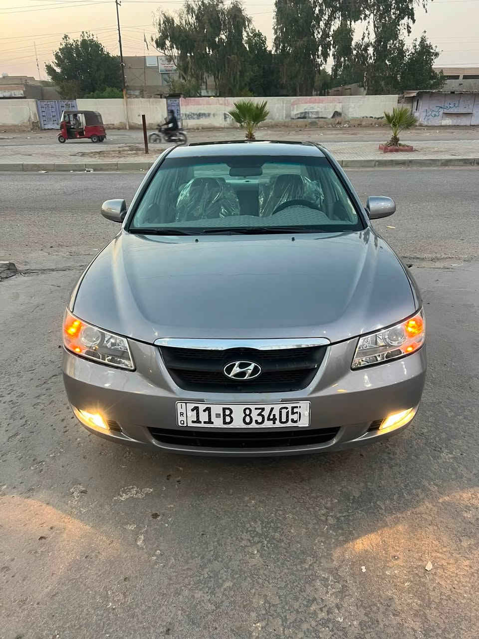 السلام عليكم للبيع فقط سوناتا 2007  رقم بغداد انكليزي سنويه مجدد 2030 باسمي تحويل مباشر وراد امريكي حادث فقط جاملغ امامي وشويه مقدمه الغد اربع اصابع شواصي مكفولات بيهه صبغ صفاح فقط اثر جراد قماره وصندوك مكفولات مكفوله سياره من دواخل والكص والتبديل فول مواصفات 6 سلندر محرك كير صدر تبريد مكفولات تخم تاير جديد سياره جاهزه وكل نقص مابيهه مكان بغداد للاستفسار 
***********
