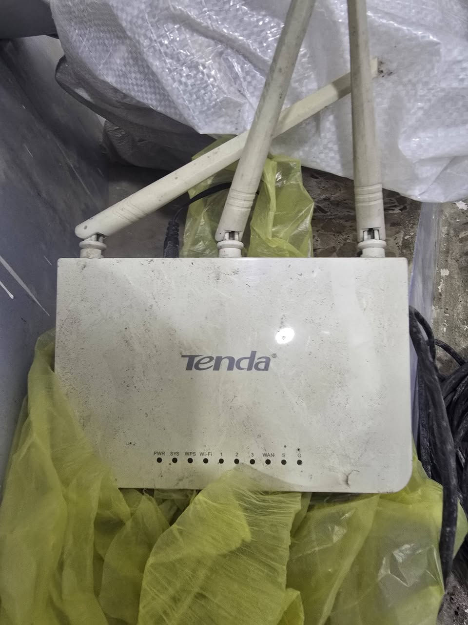 السلام عليكم عندي نانو و واير واير ال بيع مكاني بل كوفه سعر 80 هذا رقمي 078 289 82398
