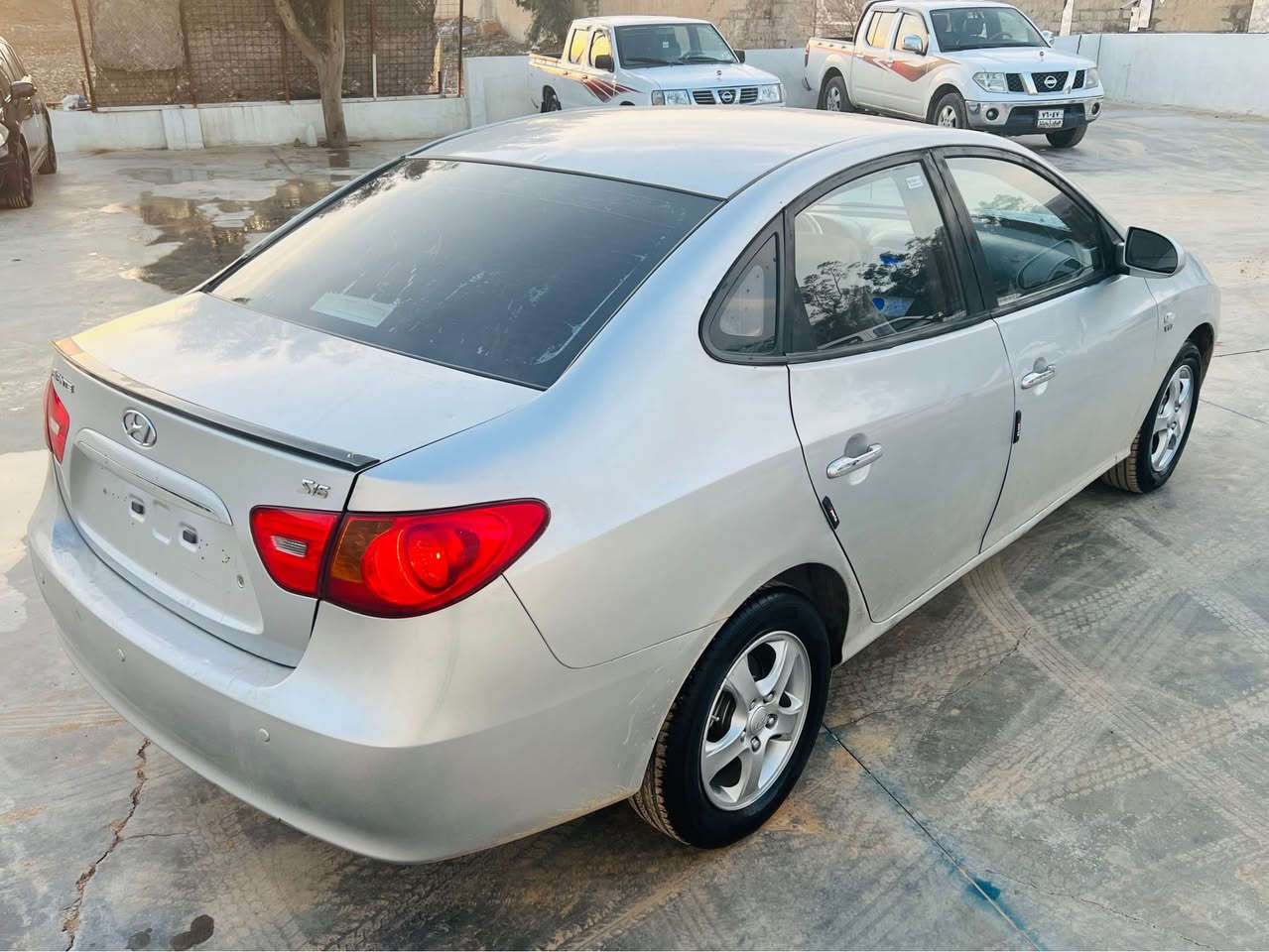 ئاڤانتی 2008مەکینە 16دەکشن بەرز 
گێڕو مەکینە تەقەو ڕەقە بەشەرت 
فولی بی سلایتە کامل جایز کراوە 
برێکی بەستراو چوار تایەی نوێیە 
سەقفی بێ شەپۆلو چالە سعری 46کەمێک مەجال گەر مشتەری تەلەفۆن بکە *********** ڤایبەر و واتسئاپیش هەمان ڕەقەمە كويسينجاك, أربيل
