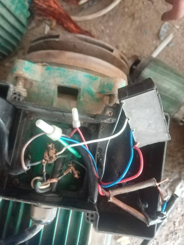 سلام عليكم 
نظرآ لكثرة الاستفسار والاسئلة حول عدم نهوض اغلب ماطورات المياه من 2 انج فمافوق في بداية تشغيلة (يعني يضل يعن مايفتر واذا ماكو احد يمة يحترق)هذا الريلي او المفتاح الالكتروني👇 متوفر بالسوق بسعر 15 الف وكنديسر ب 6 الاف.(طبعا موجود بماطورات الليو  جميعها لهذا مايعن ينهض مباشرة)#جيبهن وشدهن بالورشة #مجانا.
***********
#الجرف
