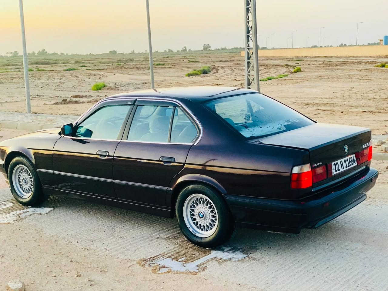 سلام عليكم للبيع بي ام 525 السياره جاهزه من كلشي برغي ماعايزه تخم تاير بطاريه جديده حداديه امام خلفي كله جديد تبريد ويا السويج صبغه جديده السياره خير من الله محرك جديد مكان السياره دوانيه  والسوك كلشي بي السياره رقم اربيل دولي وسنويه لل 2031تحويل ثاني يوم  تفاصيل اكثر اتصل وتامر امر رقم ***********
