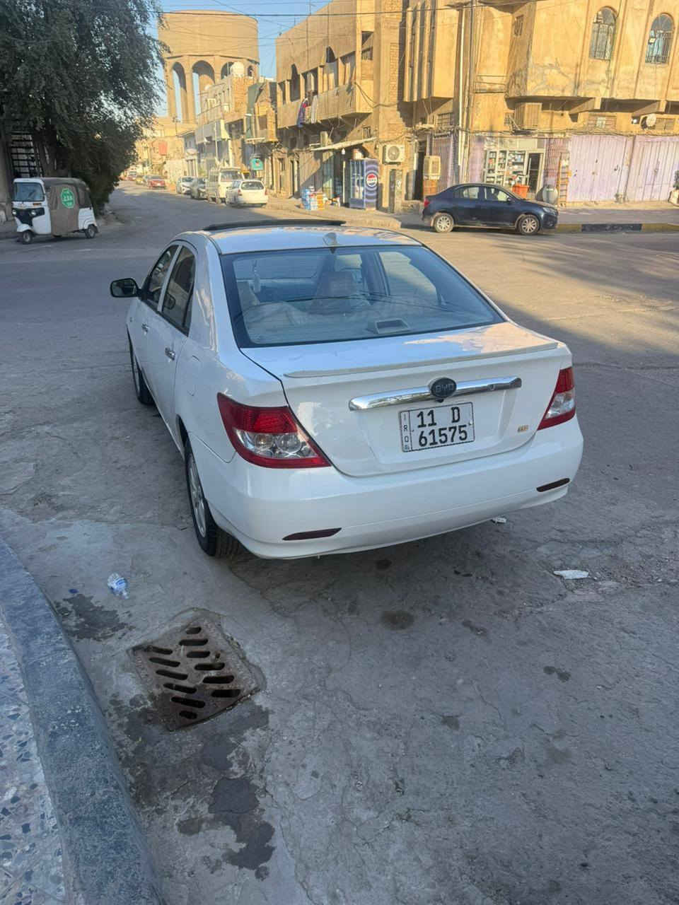 السلام عليكم بي واي دي اف ثري موديل 11 رقم بغداد دولي بسمي هزه جديده بيها صبغ ربع جاملغ امامي وشبر بل جاملغ الخلفي كير مكينه تبريد صدر امامي خلفي كفاله كهربائياتها كلها شغاله لايت زنون مكانها بغداد الكرخ السعر 54 وبيها مجال بسيط ***********
