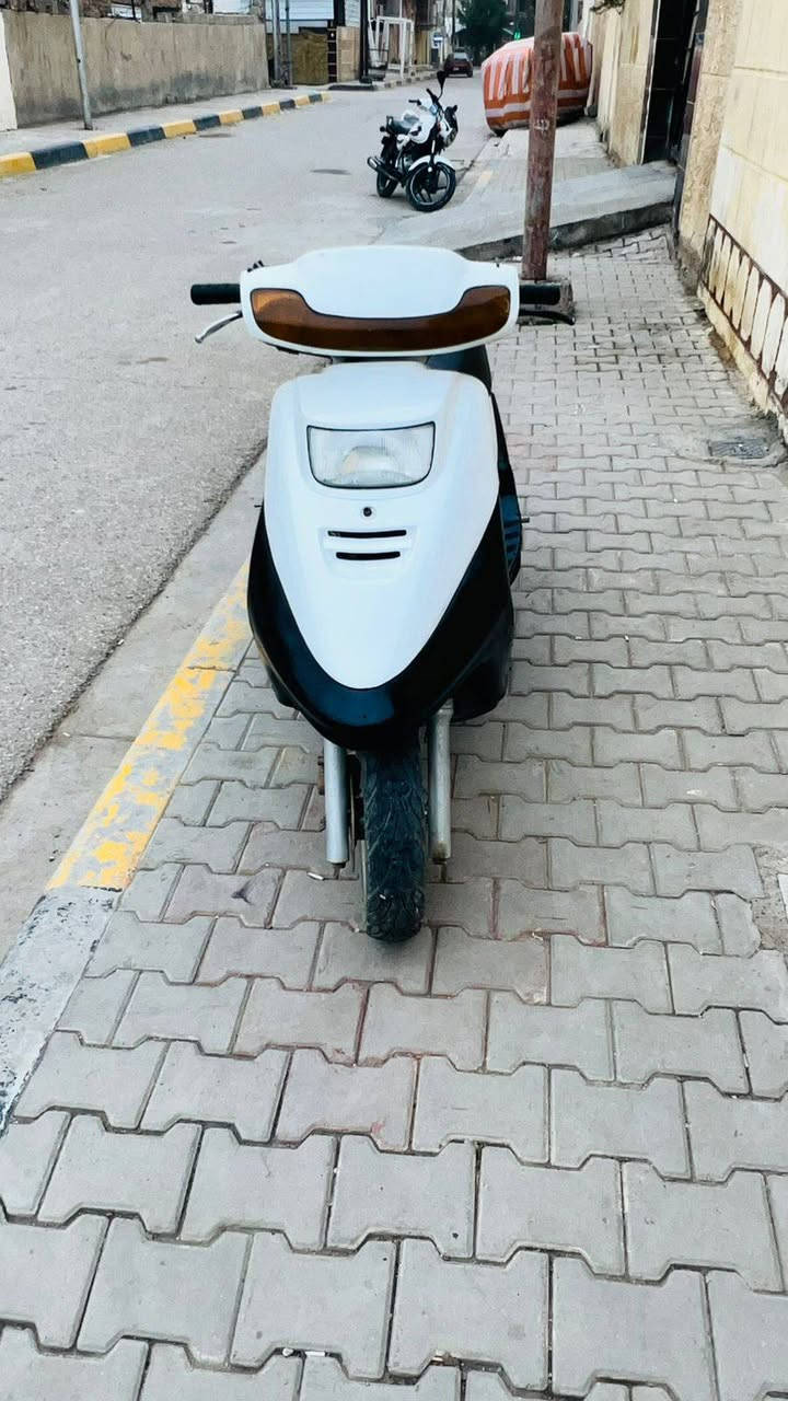 سلام عليكم ورحمة الله وبركاته
دراجه للبيع فراشه اي نقص مابيه غير بس جامه مال اشاير بك لايت
مكينه ناعمه
بعقوبه التحرير ***********
