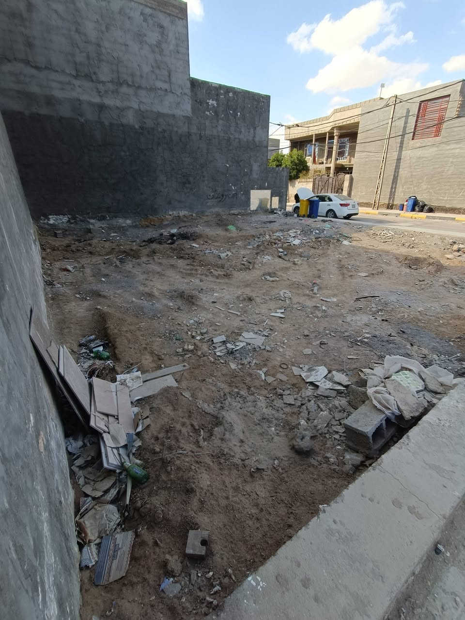 قطعه ارض للبيع المساحه 160 متر ركن
الواجهه 12.5 النزال 12.65 طابو صرف 
السياسيين شارع 20 الأرض سند بأسمي 

***********
