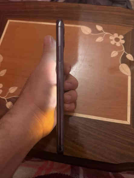 ايفون 11برو ماكس شرق اوسط ما مفتوح ذاكره 256 بطاريه 81 جهاز نضيف كلش مابي اي مشكله بيه شخط واحد مو كسر ولا فطر شخط بل شاشه خفيف  استعمال قليل كلش  السعر 420 وبيه مجال قليل وياه كيبل اصلي تواصل وتساب *********** مكاني كربلاء حي العسكري
