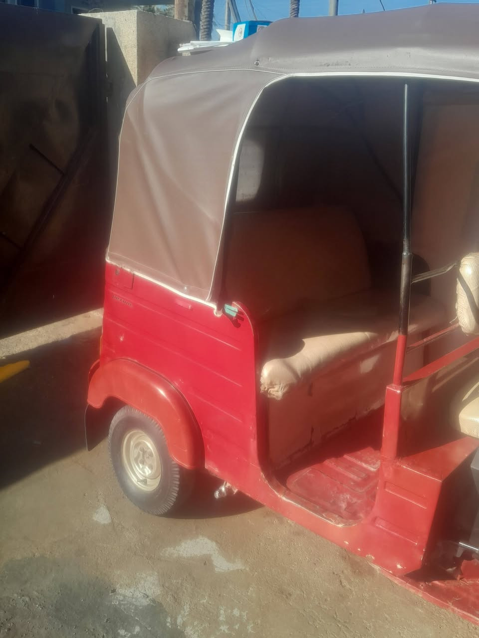 سلام عليكم تكتك لبيع 
موديل ١٧ اس بحسوبه عل ١٨ 
كهربيات شغاله 
بس محتاجه كلجات 
أوراقه كبس 
سعره 3 مليون 
مكانه بغداد الدوره شارع 60
رقمي ***********
