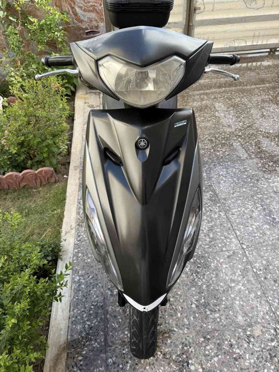 السلام عليكم
متاح  ياماها اكزز Z
 ياباني دراجه جديده كفاله عامه 
كفر ومكينه برغي مامفتوح بيها 
دراجه مال رنبه مستخدمه قليل  
ممشه قليل ✅
حساس ستان 
نضام ايكو ✅
عده بلاديه ✅
ماشيه 13 الف 
السعر مليون و 400 
مكاني بغداد الجديده ***********
