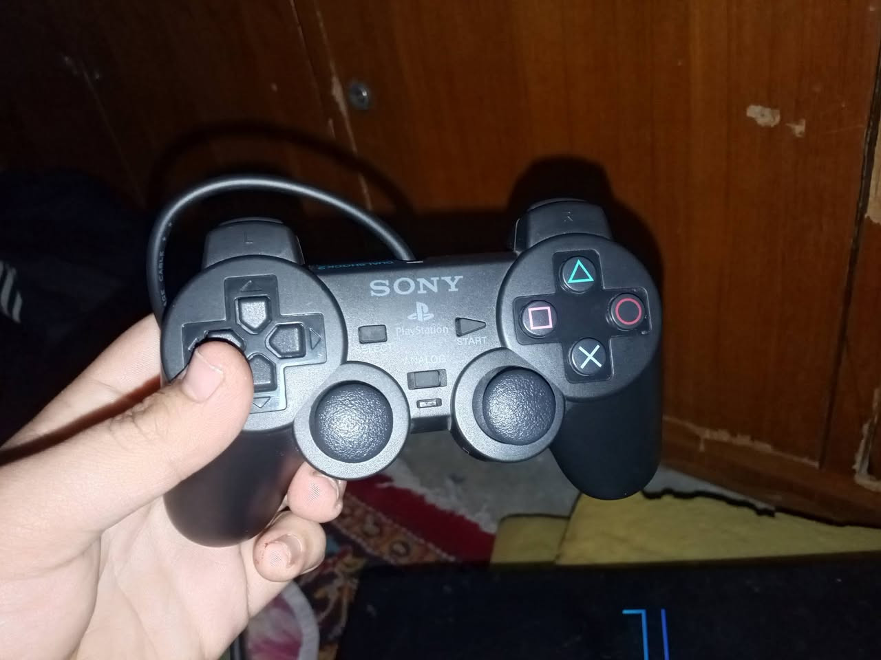 سلام عليكم بلي2 مهكره واحد تير نضيف يدات جدد فلاش بي10 لعبه مراوس ويه بلي 3سلم مكاني ديالى خانقين ***********
