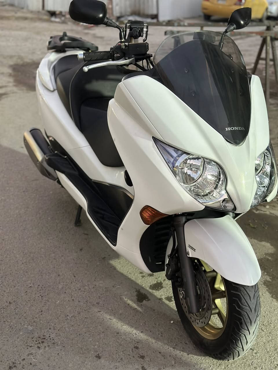 سلام عليكم درجه 10/0 البيع دراجه مكفوله كفاله عامه من كلشي سعر خاص  عنوان بغداد ساحت عدن رقم ***********
