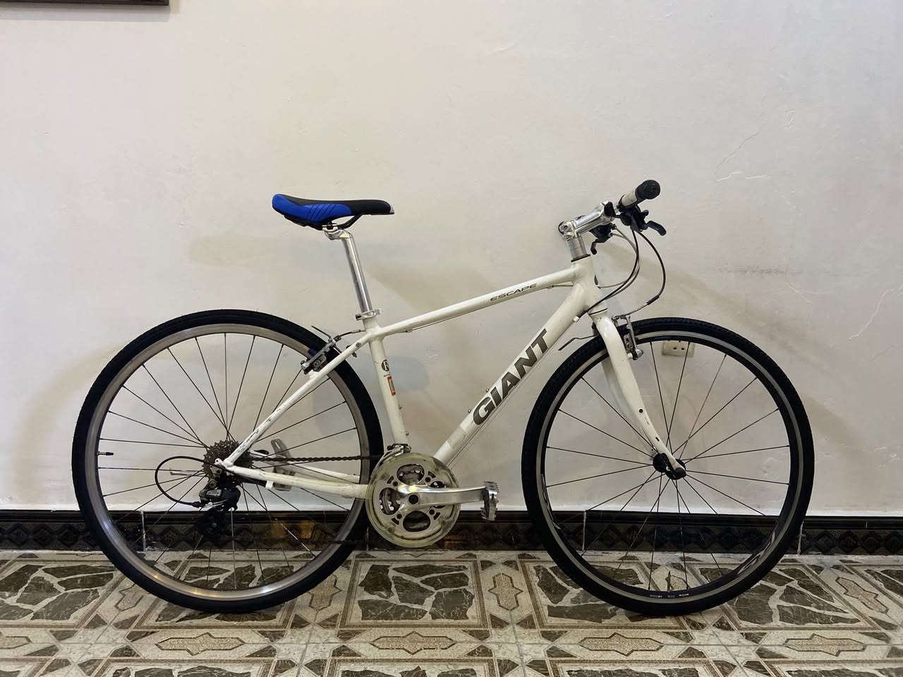 السلام عليكم
للبيع دراجة نوع جاينت اسكيب 
بريك شيمانو تيكترو 
العقرب شيمانو التوس 
دراجة وضع حاوية جاهزة بدون اي نقص 

السعر 165 الف وبي مجال 
بغداد / الغزالية 

***********
