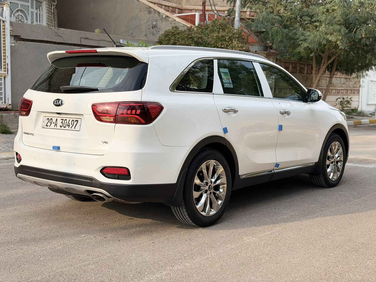 السلام عليكم كيا سورنتو موديل 2019 خليجي كفاله عدا البارد الي واضح بالسونار المرفق بالصور 
محرك 6 سلندر ماشيه 97 الف كم سيارة ع الشركة مكينه كير حداديه تخم تاير شرط الفحص 
7راكب 3قطع تبريد كشن جلد 
ويل كروم زنون جنطه كهرباء باقط المواصفات المعروفه السعر 238 بيهة مجال بسيط جدا جدا مكاني واسط قضاء الحي 
***********
***********
