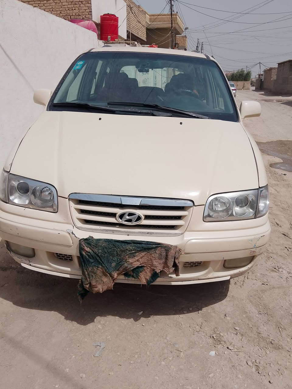 السلام عليكم سياره هونداي تراجيت محرك 2700.  كله شغال السعر 65$ وبيها مجال مكاني بابل  مامتواجد عل فيس هذا الرقم ***********
