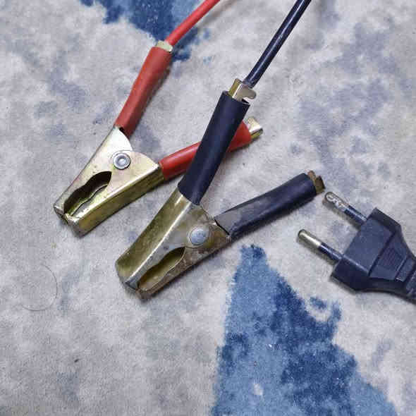 شواحن باتريات
الابيض HYKC-20A
سعره ٥٠ الف
6V-12V 
شحن سريع
INPUT 160-240V
OUTPUT 4-15V

الصحراوي RG-C18AH
سعره ٤٥ الف
6V-12V
INPUT 220V
OUTPUT 6V-8V-12V
متوفر توصيل 5 الاف لجميع محافظات العراق 
اي استفسار تفضل خاص او اتصل على رقمي
*********** كربلاء
