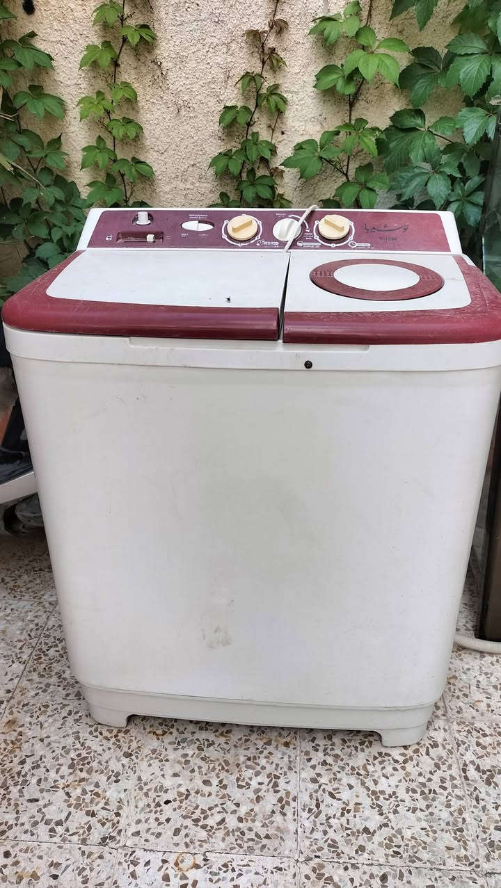 ميز محل مترين جام 6 ملم ثقيل سعر 60 الف
بايسكل رياضه نضيف سعره 25
غساله ماطور نشاف جديد وماطور الغسيل احترك سعر 20الف 
كليكوت اطفال القطعه  5 الاف
مكنسه صغيره سعرها 10 
ميز مع 4 طبلات نضيف حيل سعره 75 الف 
ميز بلازمه 30 الف هوا والمنضر مالته 
مزهريات جدد القطعه 5 الاف 
مكينه بدون ماطور سعرها 5 الاف
مكاني موصل الايمن 17 تموز 
***********
