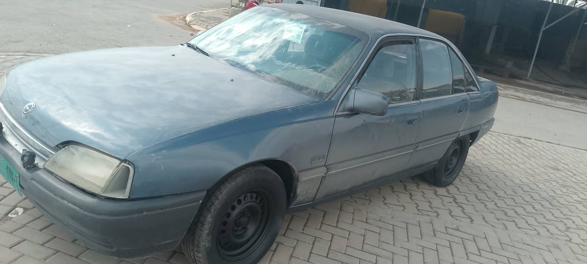 اوبل اوميكا محرك 20كير عادي محرك وكير شرط سياره بلاديه بدون صبع راعيه بل موصل شرط  سنويه خظرء مراوس أو بيع 24بيه مجال مكان بيجي ***********
