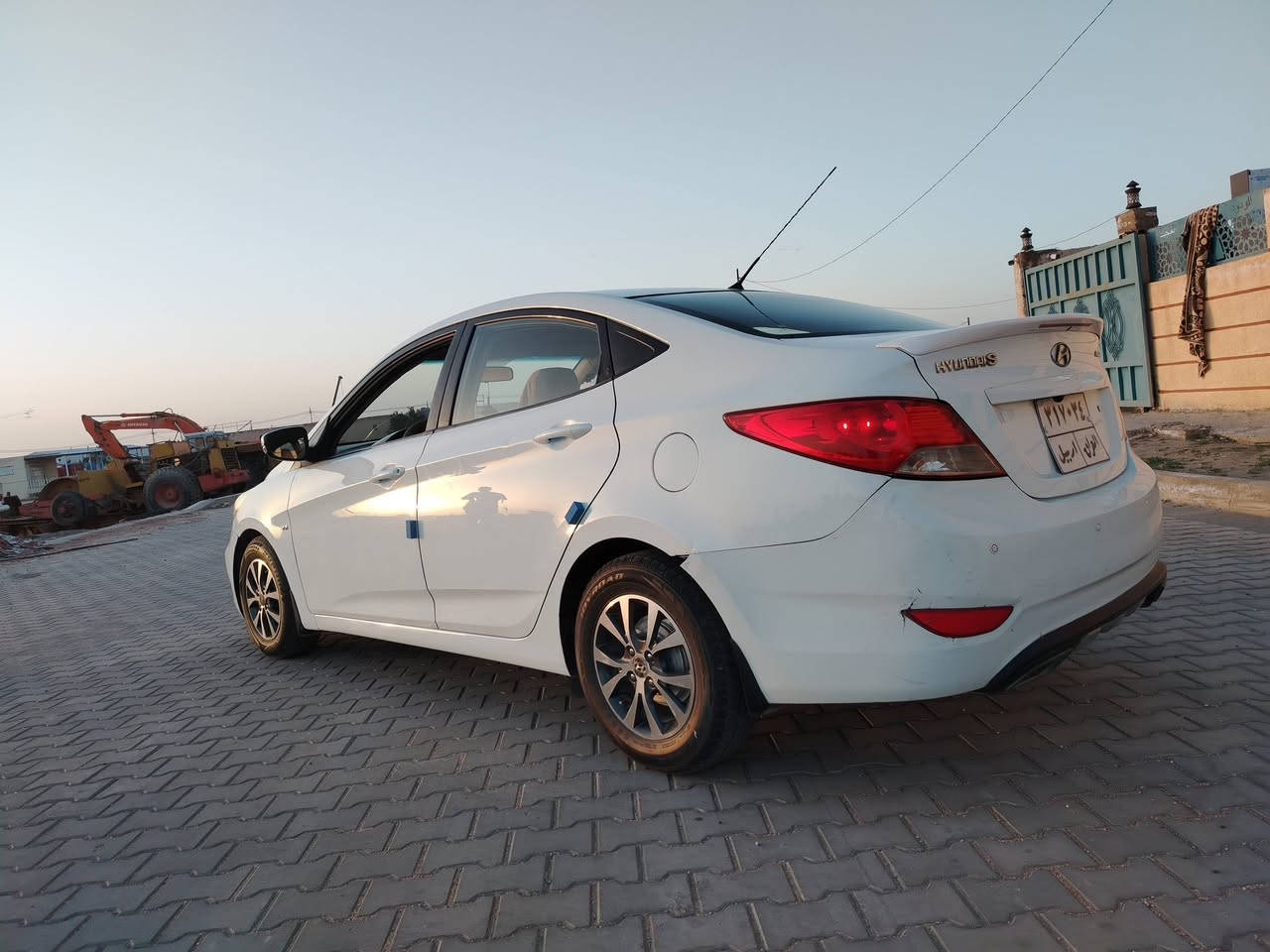 سلام عليكم هونداي اكسنت شكل 2012 خليجه 1600 اصل مكفوله عده جاملغ امامي صبغ فقط بدون اي شي باقي كفال مكينه وكير وتبريد وحداديه كله شرط كارتون تخم تاير جديد شااشه وكامره وحساس وبقيت الموصفات المعروفه سياره رقمه اربيل الأماني وكاله او تحويل سعره 88 مكاني نجف اتصال فقط ***********
