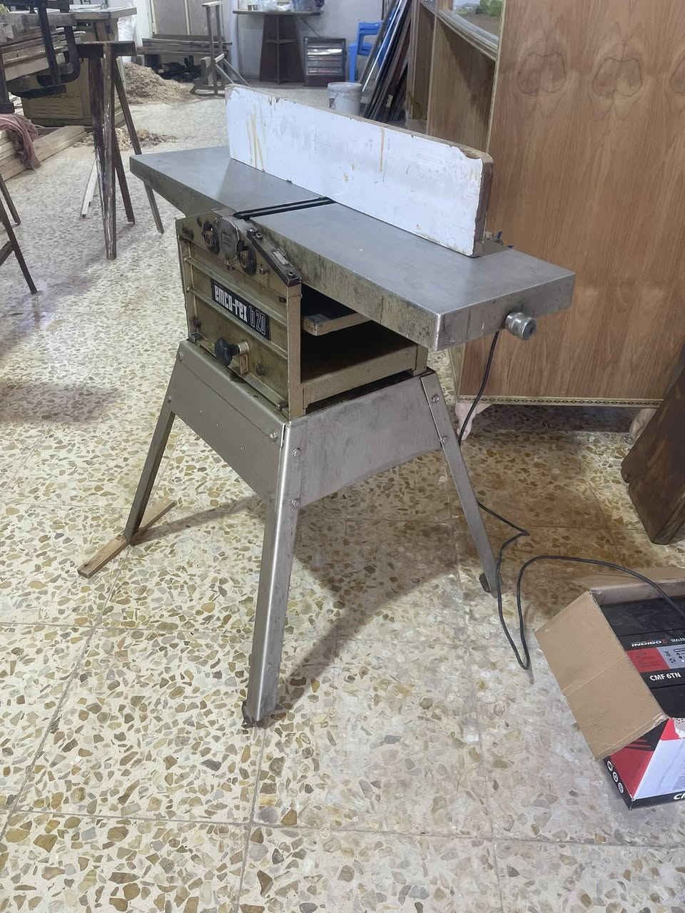 السلام عليكم مكينة نمساوية درجة اولى مسويلها ادامه وتنضيف كلها بلادية مملعوب بيها وهيه نضافة بعد تحكم العنوان بغداد السعر ٥٠٠الف الرقم ***********
