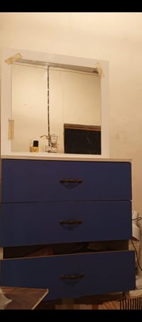 ميز تواليت تركي • نظيف • جرار يحتاج برغي