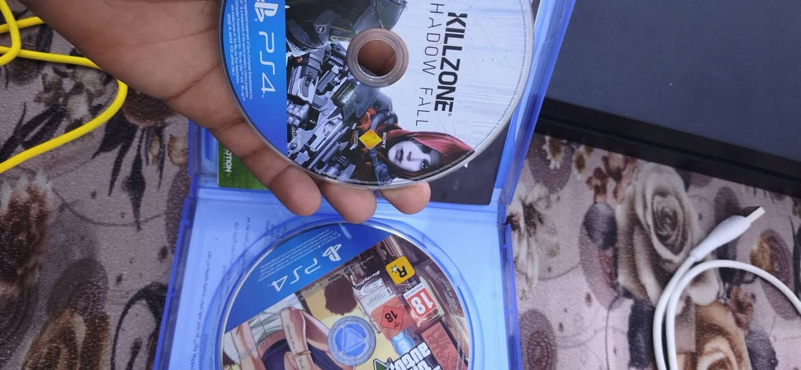 السلام عليكم بلي 4 فات البلي نضيف ناقصه فقط تبديل عجينه لان صوت البنكه عالي ( يحتاج تنضيف مفتوح قبل ومنضف ) وكل الملحقات ويا وبعد جوستك ويا يعني 4 جوستكات و gta و fifa25 سعر (175) المكان مدينه الصدر


**إذا كنت صاحب هذا الإعلان وتريد حذفه لأي سبب، رجاءا أرسل رسالة إلى الدعم الفني**