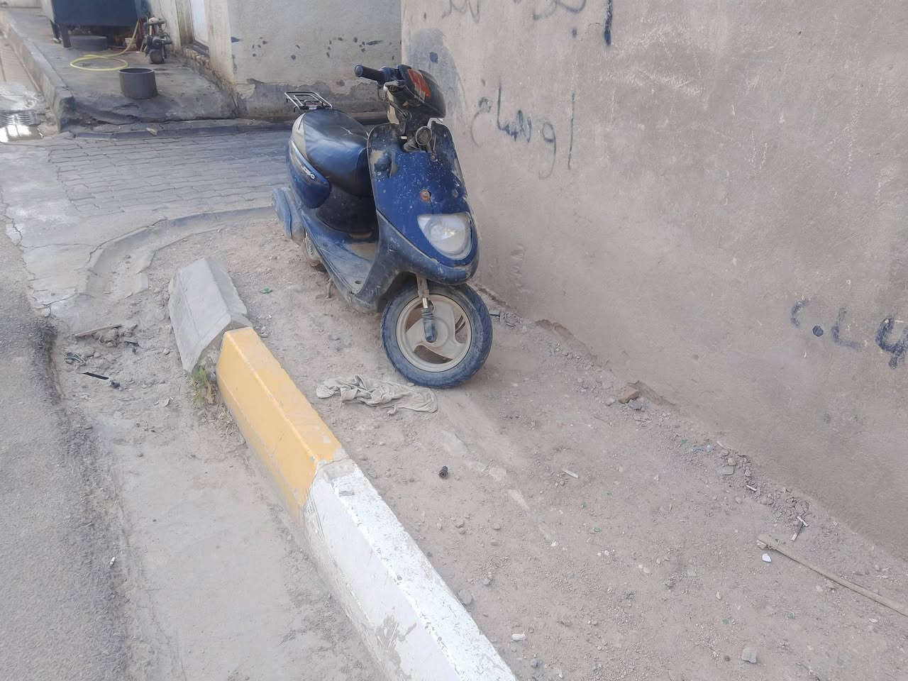 السلام عليكم دراجه البيع نقصه اصوندت هوه وكابريته تشتغل سلف وهندر بس وكفه بلبيت ماطالعبيه السعر 200 وبيه مجال الرقم *********** واتساب بي واذا راسني على خاص ناصرية مركز
