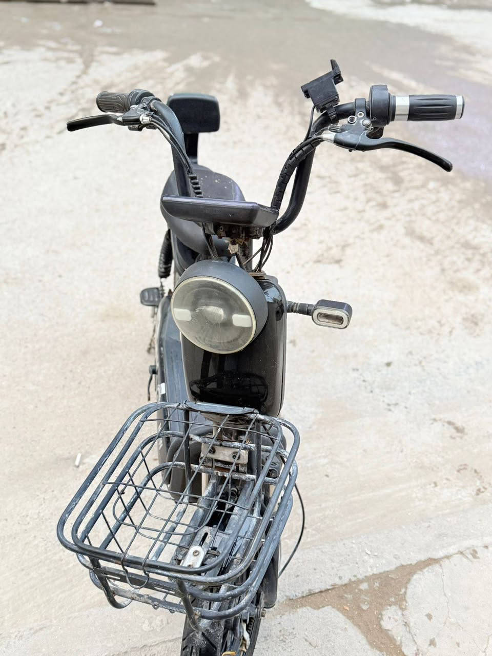 سلام عليكم
دراجه شحن للبيع

حجم 14

4بطاريات جدد

دبل سويج 

دبل بصمه 

بلوتوث 

نضافه80/100

استخدام شهر بس 

عنواني بغداد 

سعر :راسلني وتدلل


**إذا كنت صاحب هذا الإعلان وتريد حذفه لأي سبب، رجاءا أرسل رسالة إلى الدعم الفني**