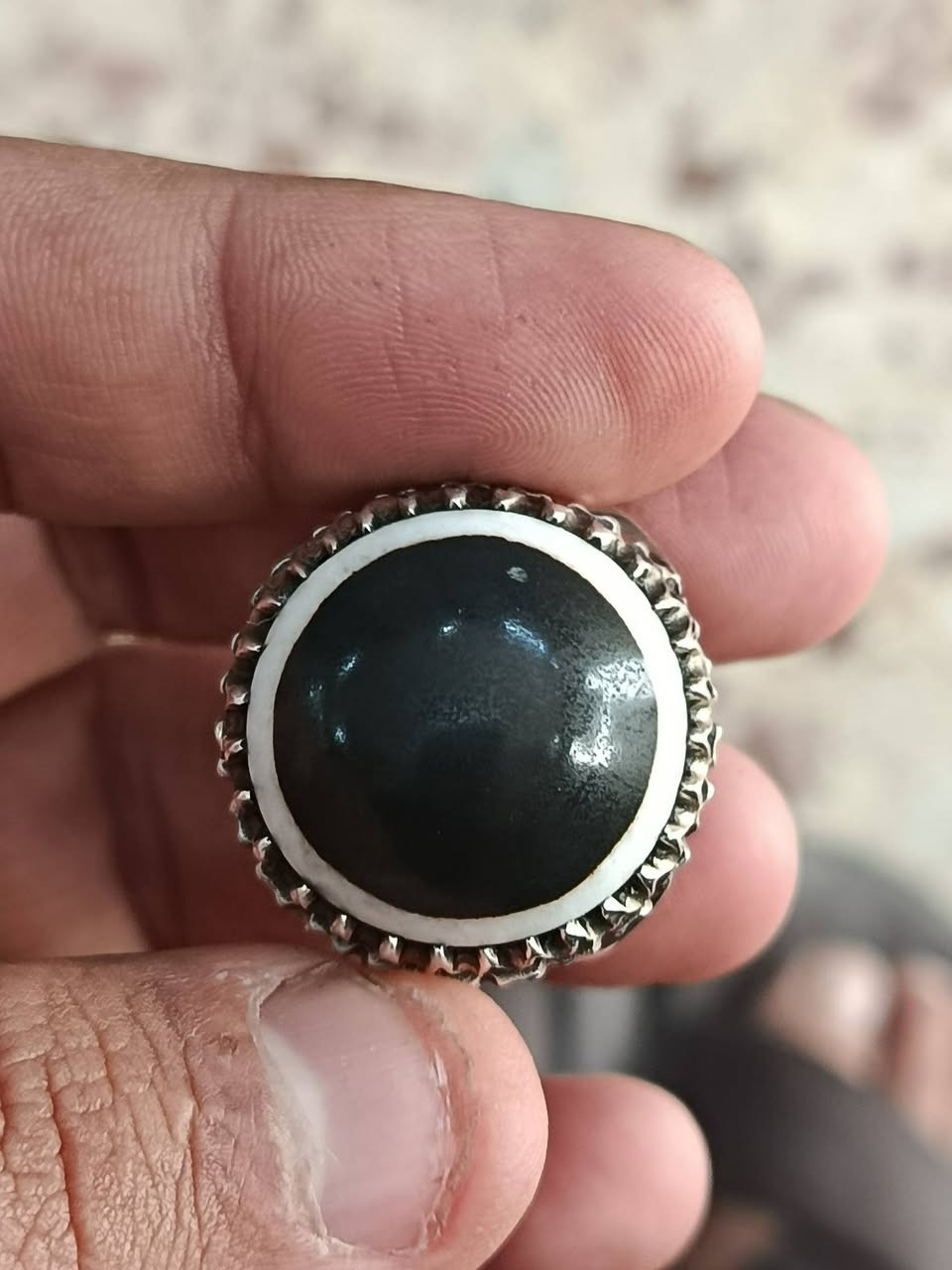 جزعه يمانيه عين صريحه
صياغه يدويه ثقيله 
وزن الخاتم 35 غرام 
قياس الخاتم 24 
محبس تكمه  صوره وصوت 
***********
الامين الثانيه  /بغداد 
السعر 200 الف يوجد توصيل
