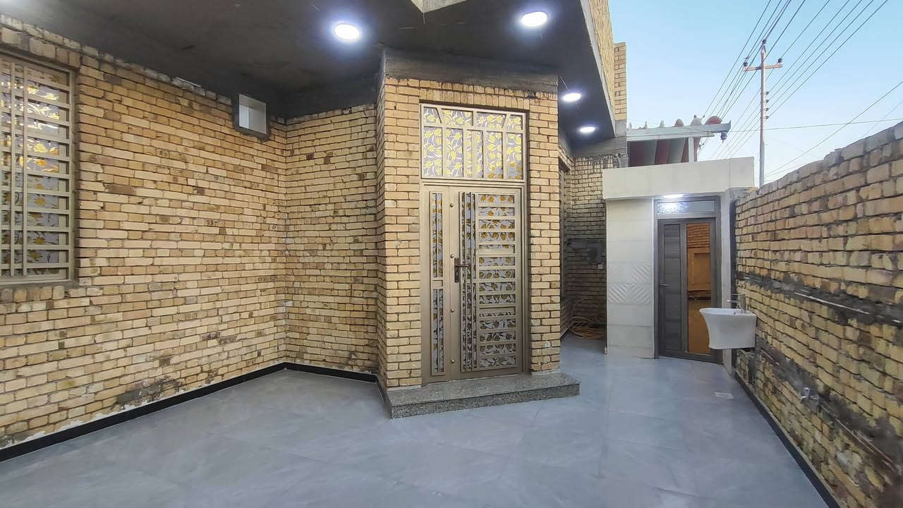 دار للبيع المساحه 200 متر بناء درجه اولى وحديث حي العرضات على شهر 15 رقم الهاتف ***********
