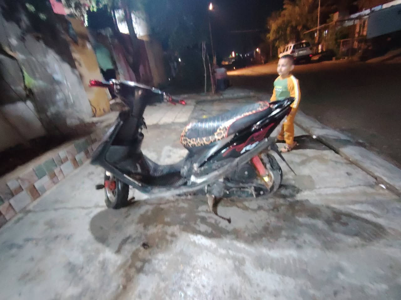 سلام عليكم لبيع دراجه ماكس عدله كمله من كلشي كله بلاديه شلعه ومعدل تشك سعره 550 وبيه مجال حك جيه مكاني ديالى خالص هبهب رقمي ***********
