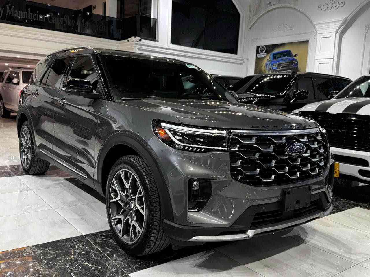 عربى/کوردى
فورد
إكسبلورر, Platinum, 2025
عدد الأميال : 15,000 ميل
ضرر: قطعتين 
سلندر: 6 سلندر
محرک: 3.0T
السعر / اتصل بنا
سقف بانورامي - صندوق كهربائي  - كاميرا 360 - مستشعر وقوف - تدفئة المقاعد - تبريد المقاعد - بصمة - مراقبة النقطة العمياء - نظام فرملة الطوارئ - 8 وسادة هوائية - مصابيح زينون الأمامية - المصابيح الأمامية ليد - تدفئة مقود القيادة - إنارة محيطية - أبل كاربلاي - مقاعد تدليك - التشغيل عن بعد - 4x4 - مقاعد الصف الثالث

📍العنوان: اربيل  -  شركة فانسي كارس
   شارع  ١٠٠م مقابل كورد نفت

☎️-0750-511-05-05
☎️-0776-511-05-05

***********************
فۆرد
ئێکسپلۆرەر, Platinum, 2025
ماوەی ڕۆیشتن : 15,000 ميل
بۆیاغ: 2 پارچە
پستۆن: 6 پستۆن
بزوێنەر: 3.0T
 نرخ / پەیوەندی بکە
پانۆراما - سندوقی کارەبایی - کامێرا 360 - حەساس - گەرمکەرەوەی کوشن - ساردکەرەوەی کوشن - بەسمە - ئاوێنەی ڕادار - یاریدەدەری برێک لە کاتی فریاکەوتن - 8 پەرەشووت - لایتی پێشەوەی زینۆن - لایتی پێشەوەی لید - سوکان هیتەر - ڕووناکی دەوروبەری ژورەوە - ئەپڵ کارپلەی - کورسی مەساج - شەغال - 4x4 - کورسی ڕیزی سێ

📍  ناونیشان: هەولێر کۆمپانیای فانسی کارس 
        شەقامی ١٠٠م بەرامبەر كورد نفت

☎️-0750-511-05-05
☎️-0776-511-05-05 أربيل, العراق


**إذا كنت صاحب هذا الإعلان وتريد حذفه لأي سبب، رجاءا أرسل رسالة إلى الدعم الفني**