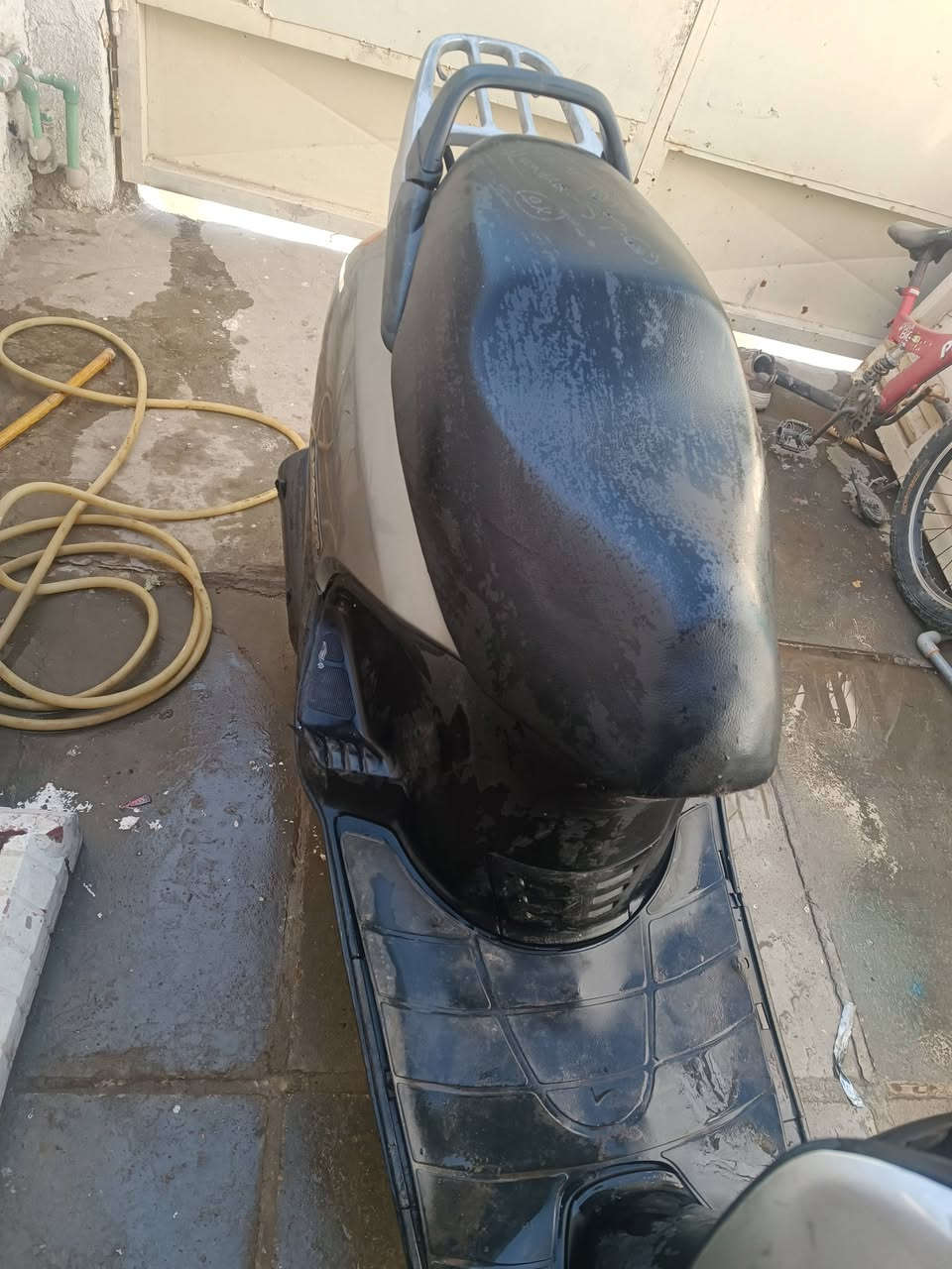 السلام عليكم سبيسي ياباني محركها برغي ممفتوح بي وخرسه متسمع صوتها نكره سلف دراجه متروكه يرادلها ترتيب ابيع كوم حديد ب200 قفل شراي يتصل مكاني كاظمية
***********
