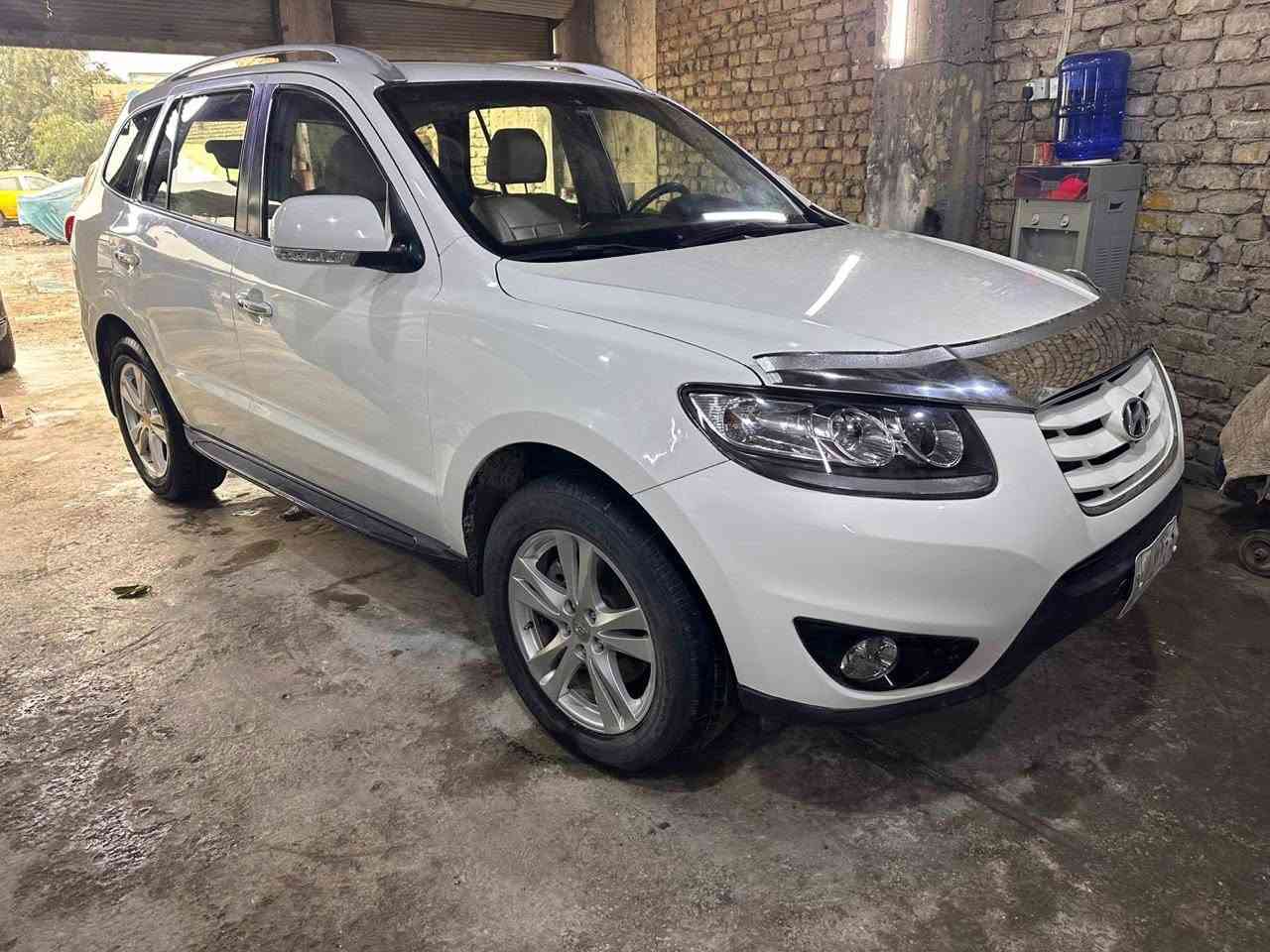 سنتافي ٢٠١١ رقم بغداد خليجي فول موصفات ٦ سلندر سبعه راكب ٣ قطع تبريد مكينه كير صدر تبريد تايرات حدد رقم جديد إنكليزي سنويه جديده  سوناره موضح بصور بيه باب صبغ وبارد كلشي موضح بسونار مكان سياره بعقوبة مقابيل الفروسيه سعره ١٣٥ ورقه وبيه مجال للشراي ***********
