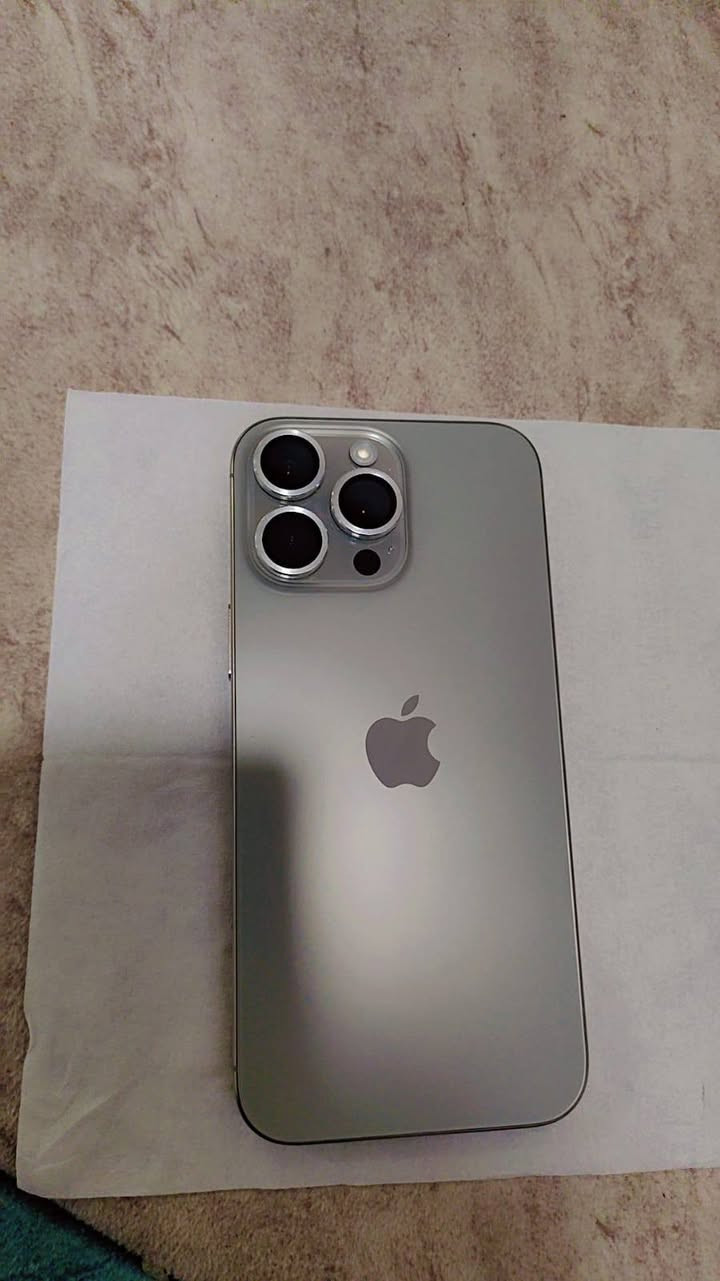 16 برو ماكس للبيع 
ذاكره 256
البطاريه 100 
الجهاز ماستر بعده داخل الضمان 
الون تيتانيوم 
النضافه مثل مموضح بل صور 
السعر مليون و400 وبي مجال بسيط 
للااستفسار ***********
الموقع الانبار عامرية الصمود
