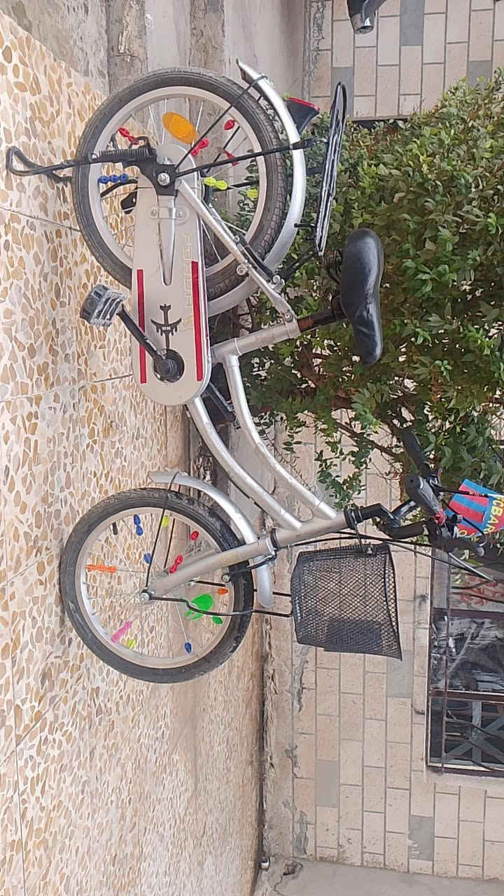 دراجه هوائيه للبيع نظيف حجم 16 حدباء السعر 60 وبيها مجال اتصل على هذا الرقم واتساب***********
