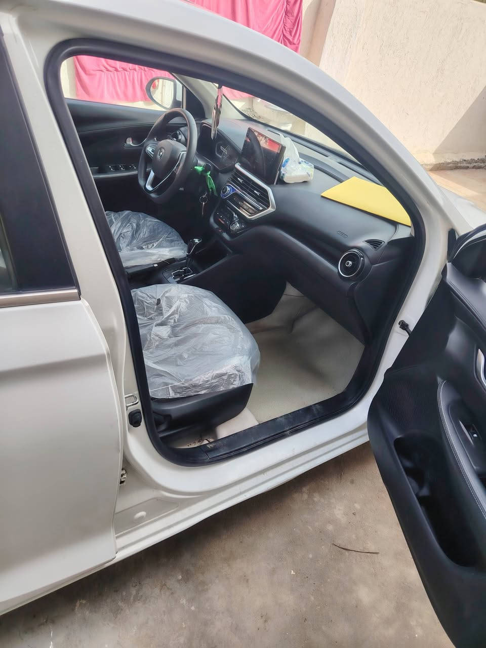 شانجان موديل 2023 مكفوله ماعده بارد قليل ماشيه ١٢٠ مكاني بابل مالك بغداد رقم بغداد انجليزي فول موصفات سعر 90 وبيه مجال ***********
