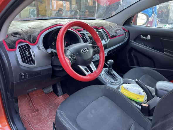 كيا سبورتج موديل ١٦ خليجيه للبيع سعر ١٤٧
رقم دهوك للبيع بس مو هذا رقم البيهة رقم عادي بتحويل ناخذه ونرقم غيره
بدون حادث فقط صبغ البنيد اثر جراد
مواصفات عاديه قماره حديد
ماشيا ١٦٠
سياره جاهزه
موجوده بغداد الجديده او جميله
السعر ١٤٧ 
تلفون ***********
